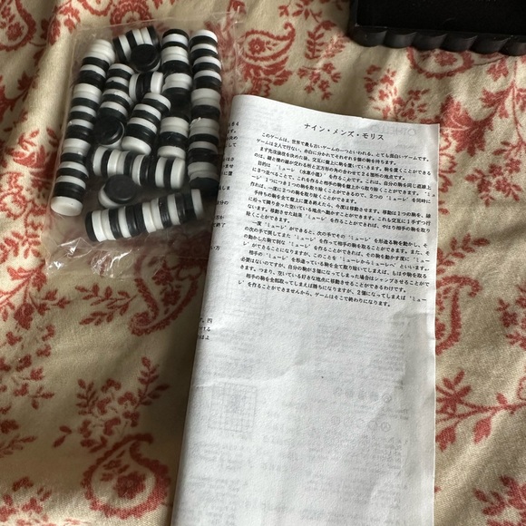 Vintage Singapore Airlines Othello Inflight Game Collectible. Sealed pieces. - Picture 4 of 10